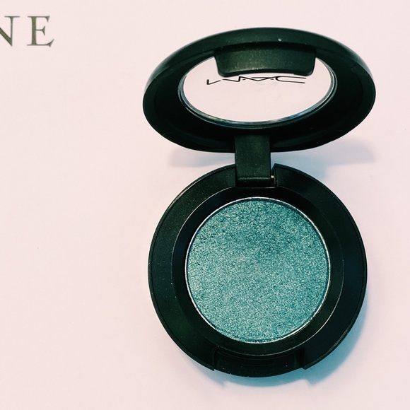 MAC Cosmetics Eyeshadow Frost in Steamy - Picture 3 of 9